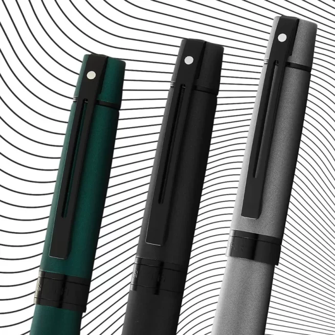 Sheaffer 9346 Gift 300 Lacquer Fountain Pen (Medium) Matte Green with Polished Black Trim
