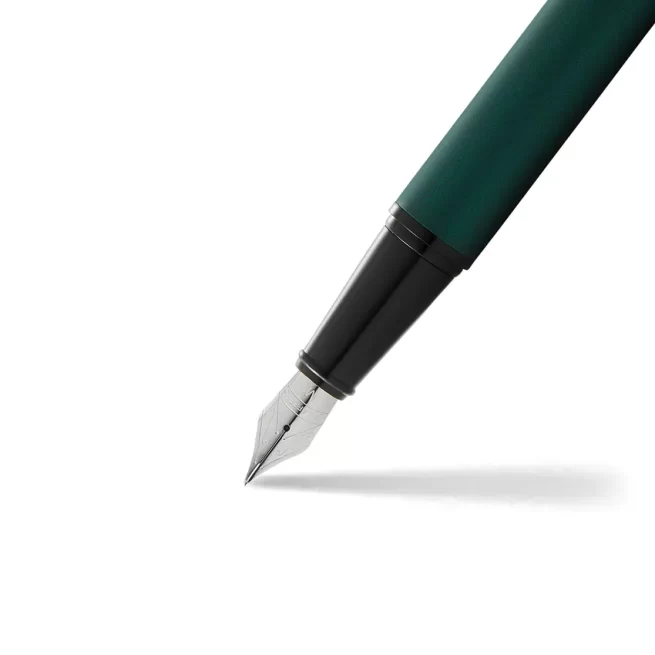 Sheaffer 9346 Gift 300 Lacquer Fountain Pen (Medium) Matte Green with Polished Black Trim